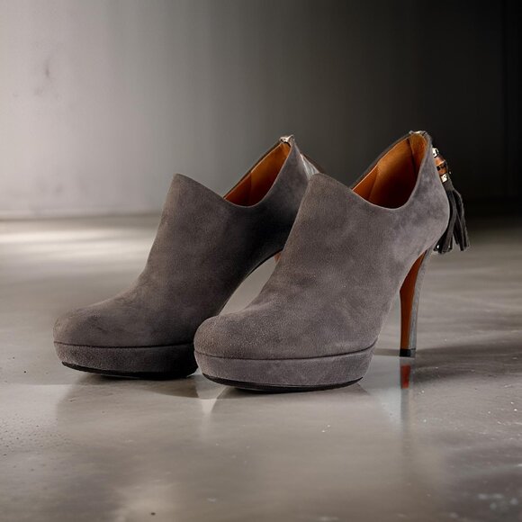 Authentic GUCCI Grey Suede Bamboo Tassel Booties - Size 8.5 - Picture 1 of 13